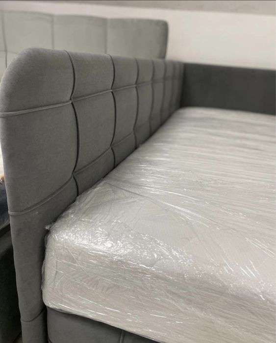 Дитяче ліжко з матрацом у велюрі односпальне тапчан