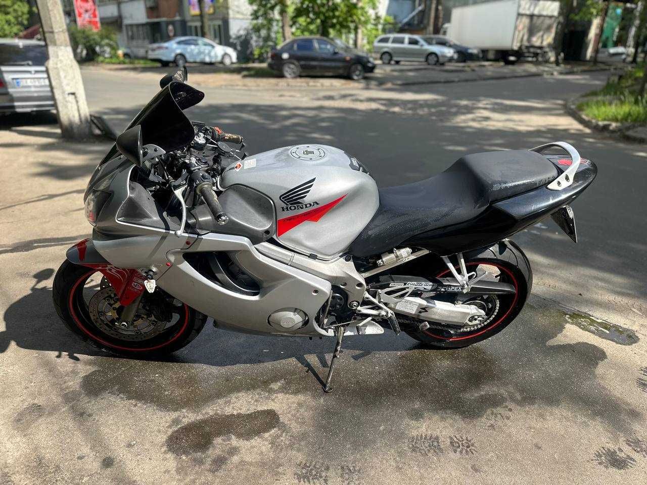 Продам мотоцикл Honda CBR 600 F4I
