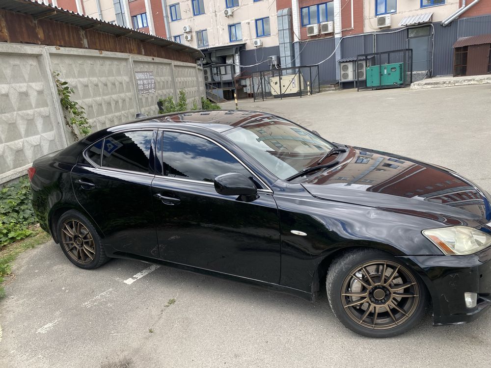 Lexus is300 араб