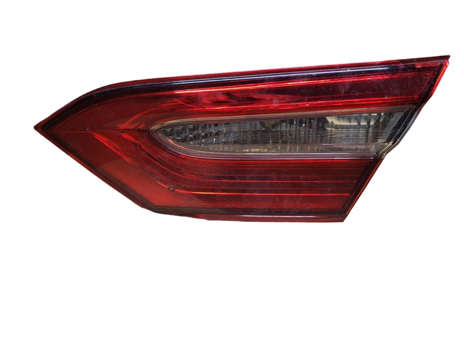 Фонарь внутренний крышка багажника правый (дефект) Toyota разборка