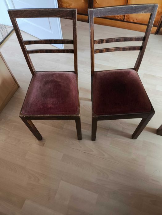 Szafa kredens z nadstawką stół z krzesłami PRL