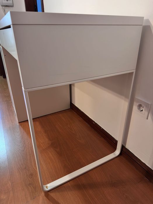 Secretária branca IKEA 105x50