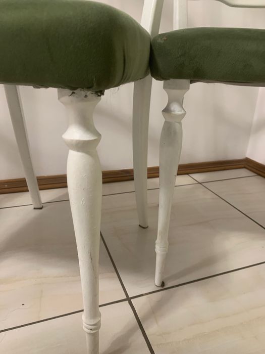 Стул деревʼяний фісташка колір