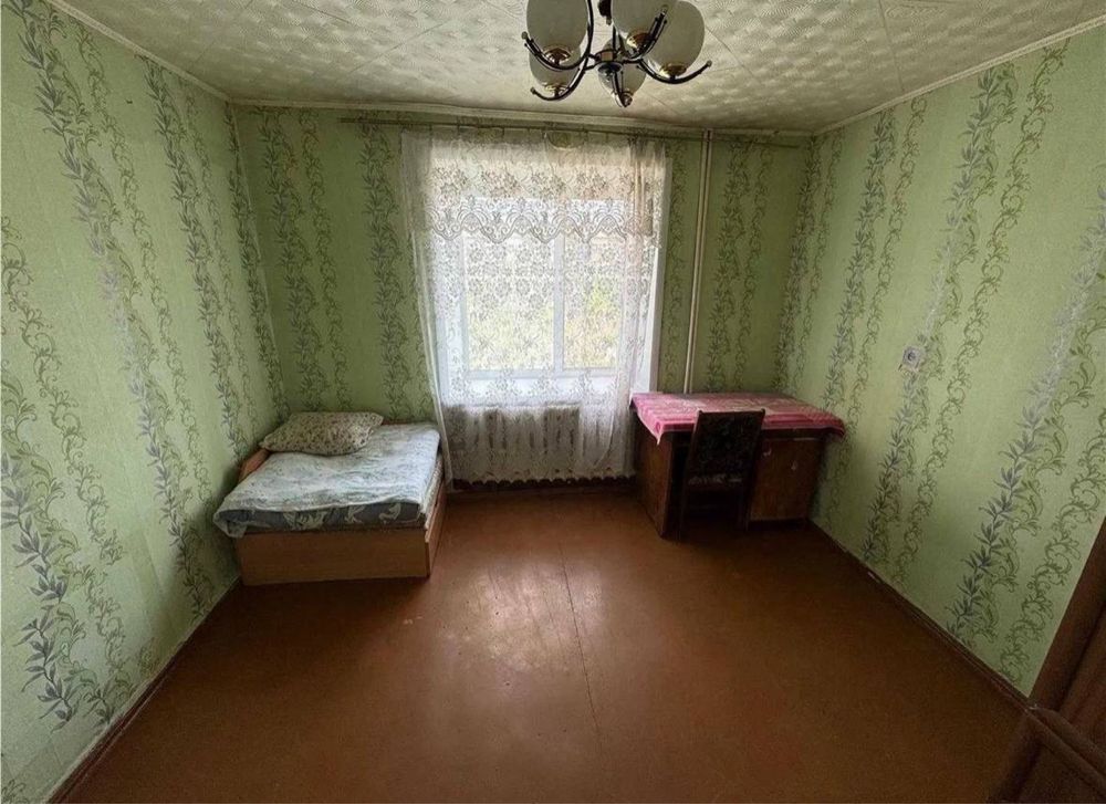 Продається двокімнатна квартира на вулиці Довженка