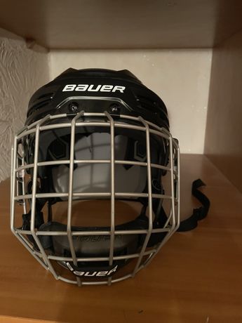 Шлем для хоккея