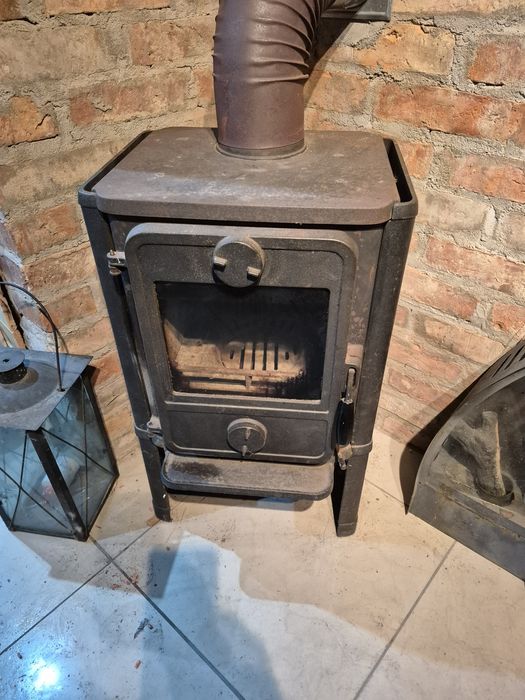 Piec piecyk kominek na drzewo żeliwny ciężki z szamotem