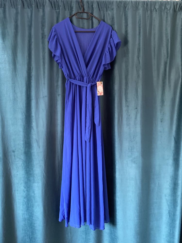 Maxi sukienka plus size rozkloszowana. Chabrowa