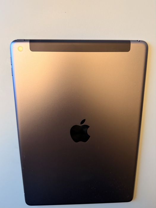 Apple Ipad 10.2” 2021 9a Geraçāo 64GB Wifi + 4G Cellular