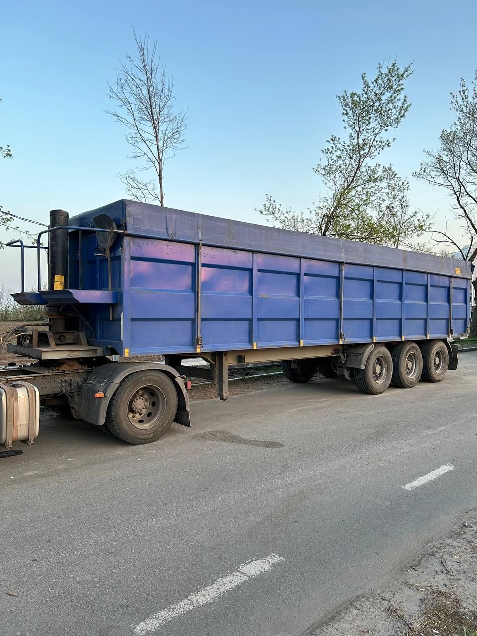 Напівпричіп самоскид