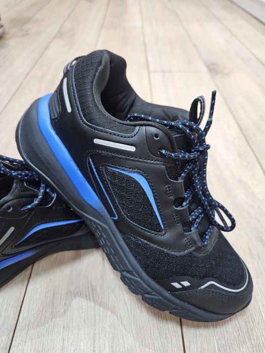 Продам кросівки можуть бути як для жінок так і для чоловіків.