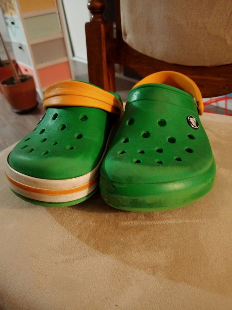 Klapki Crocs roz J3