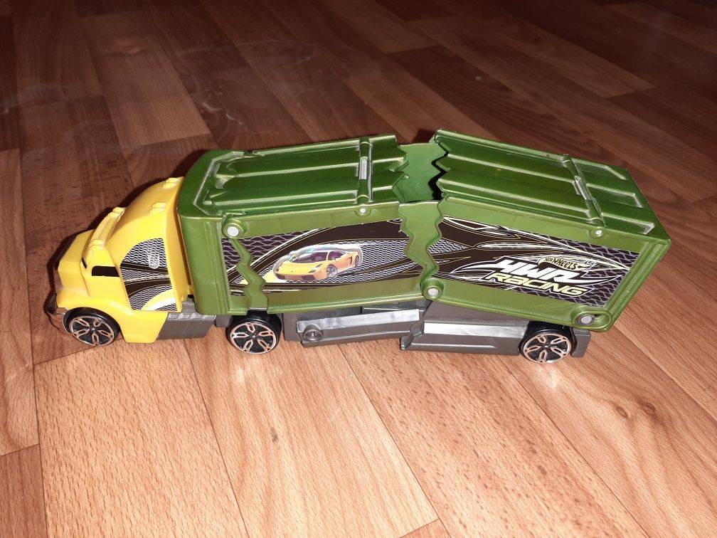 Hot wheels грузовик