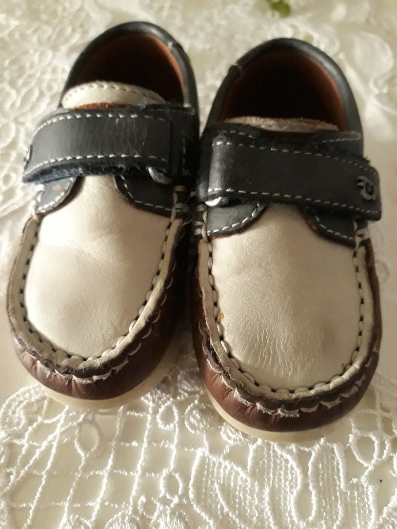 Sapatos  menino tamanho 20, mayoral