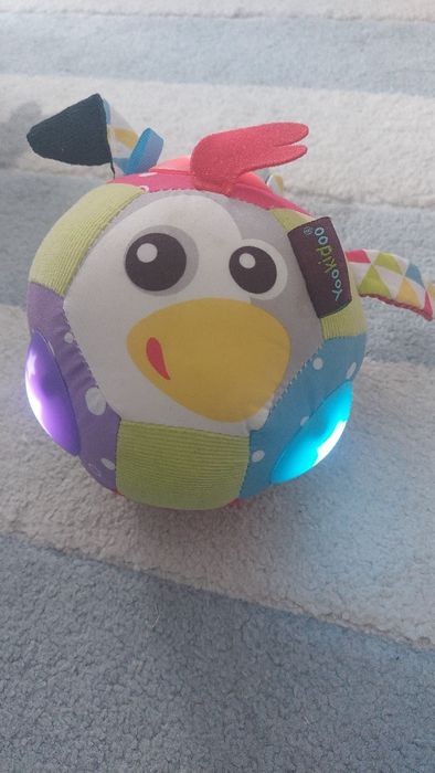 Piłka dla niemowlaka grająca i świecąca