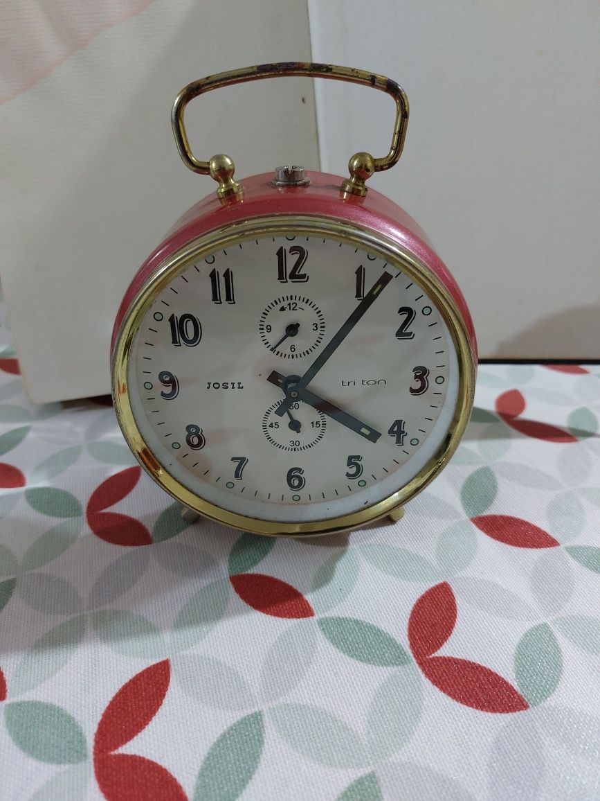 Antigos relógios despertadores
