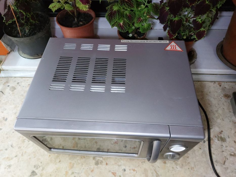 Микроволновка Liberton