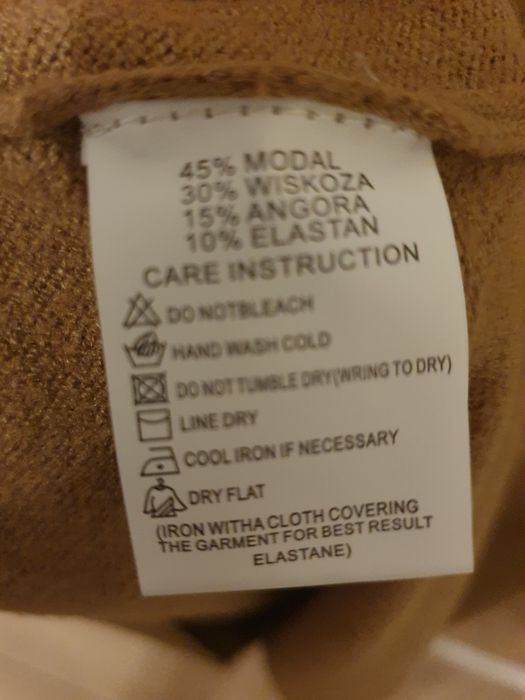 Cienki beżowy sweter