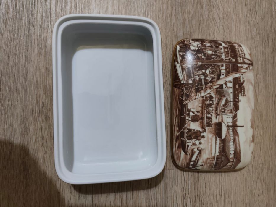 Caixa de porcelana da Spal Lisboa