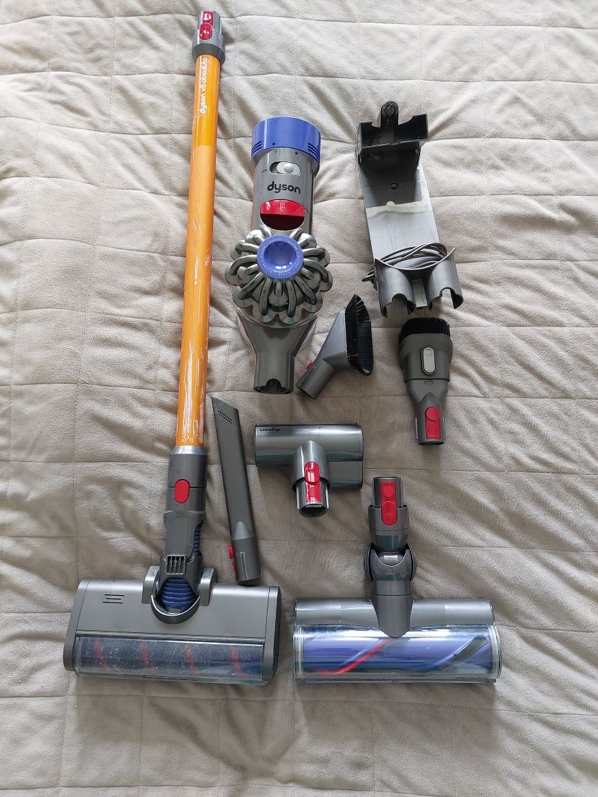 Dyson V8 Absolute komplet