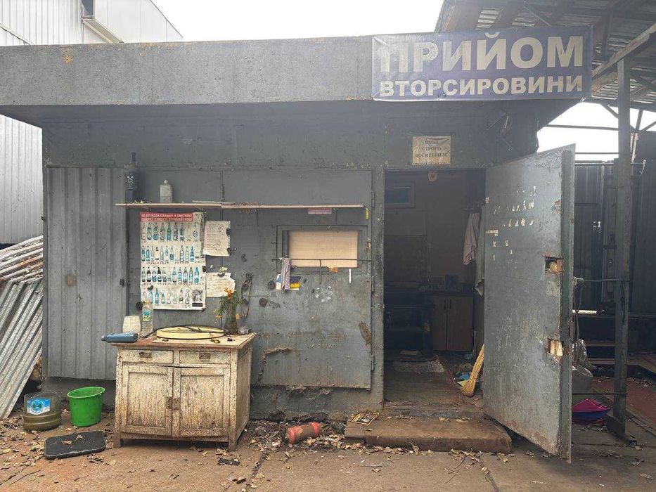 Продам Ларек по цене лома. 12000 грн