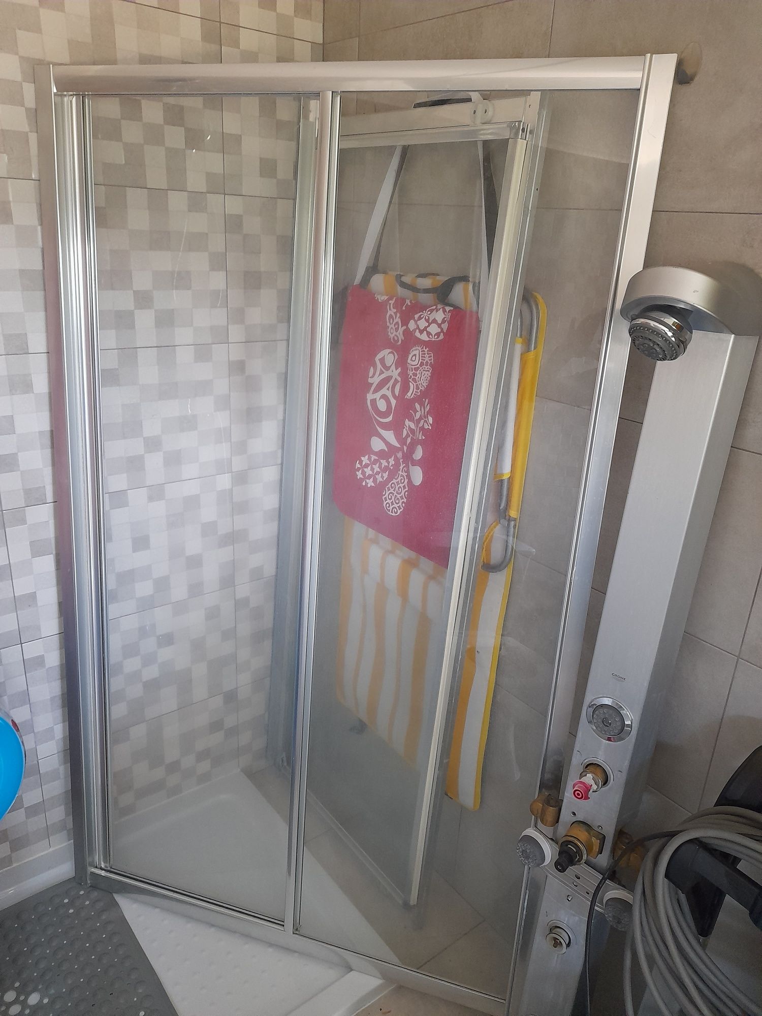 Resguardo de duche e coluna GROHE