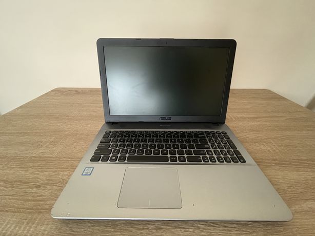 Laptop Asus X541U /i3-6006 / 4GB Ram Ddr4/Dysk Ssd 240Gb