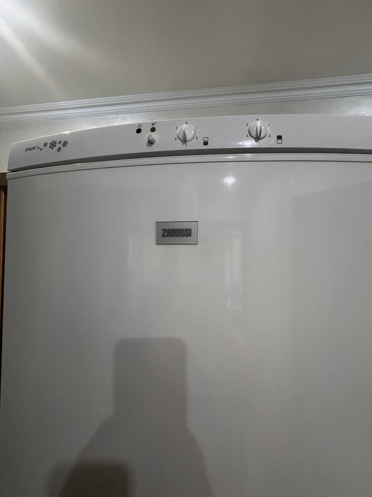 Холодильник  Zanussi вживаний