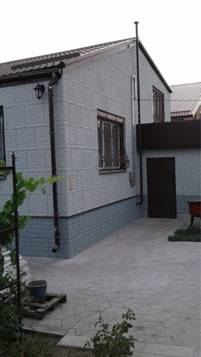 Продам будинок з ремонтом та побутовою технікою150м2