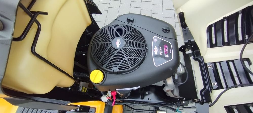 Traktorek do trawy kosiarka samojezdna traktor cub cadet