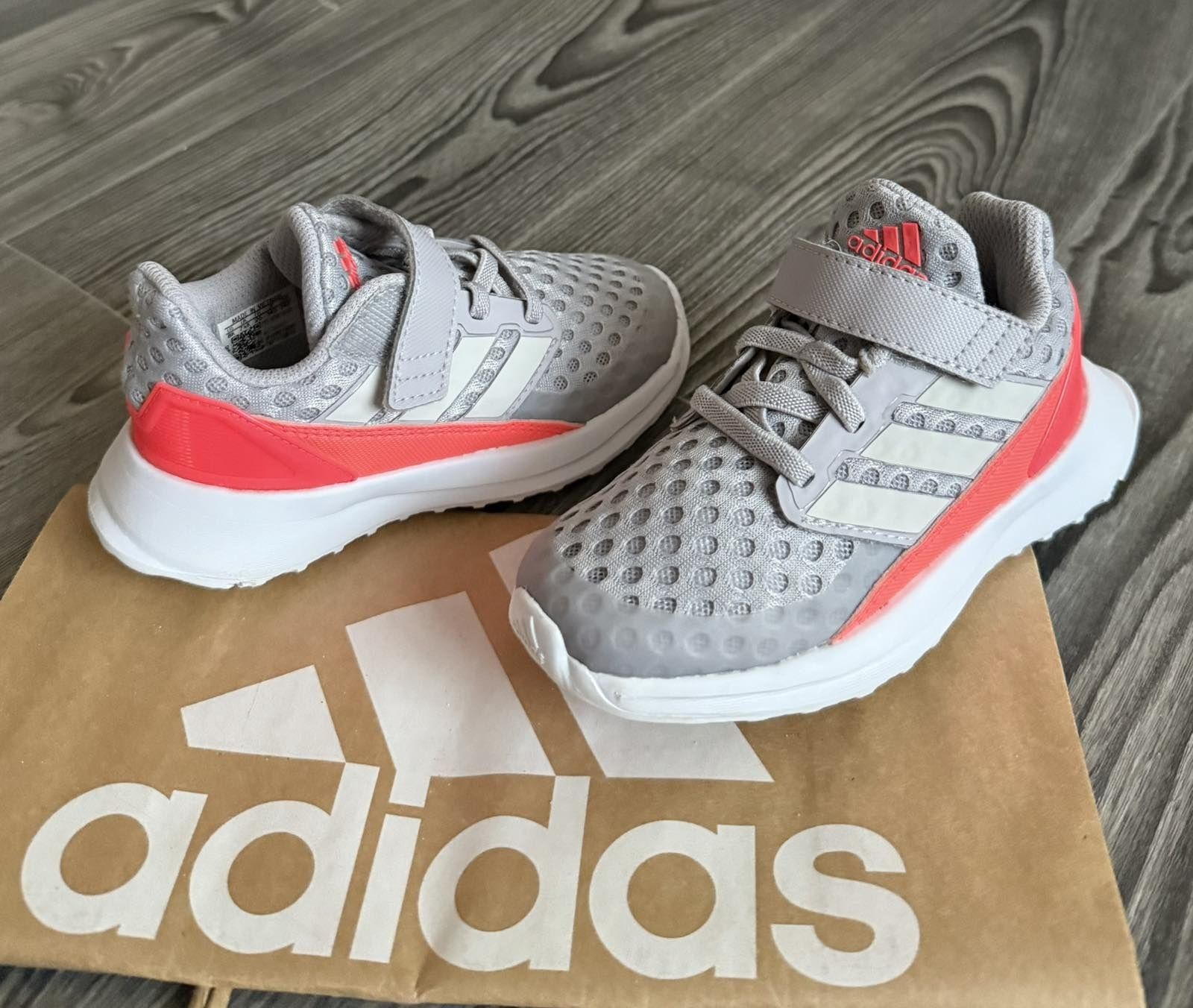 Кроссовки Adidas (оригинал). Размер 25.