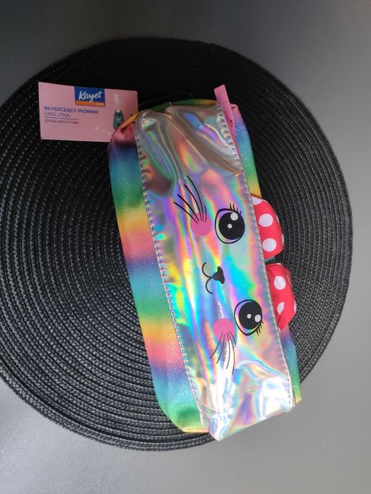 Piórnik saszetka błyszczący różne modele