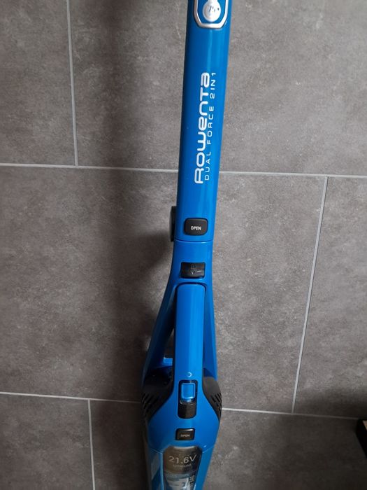 Aspirador vertical com 2 anos de garantia