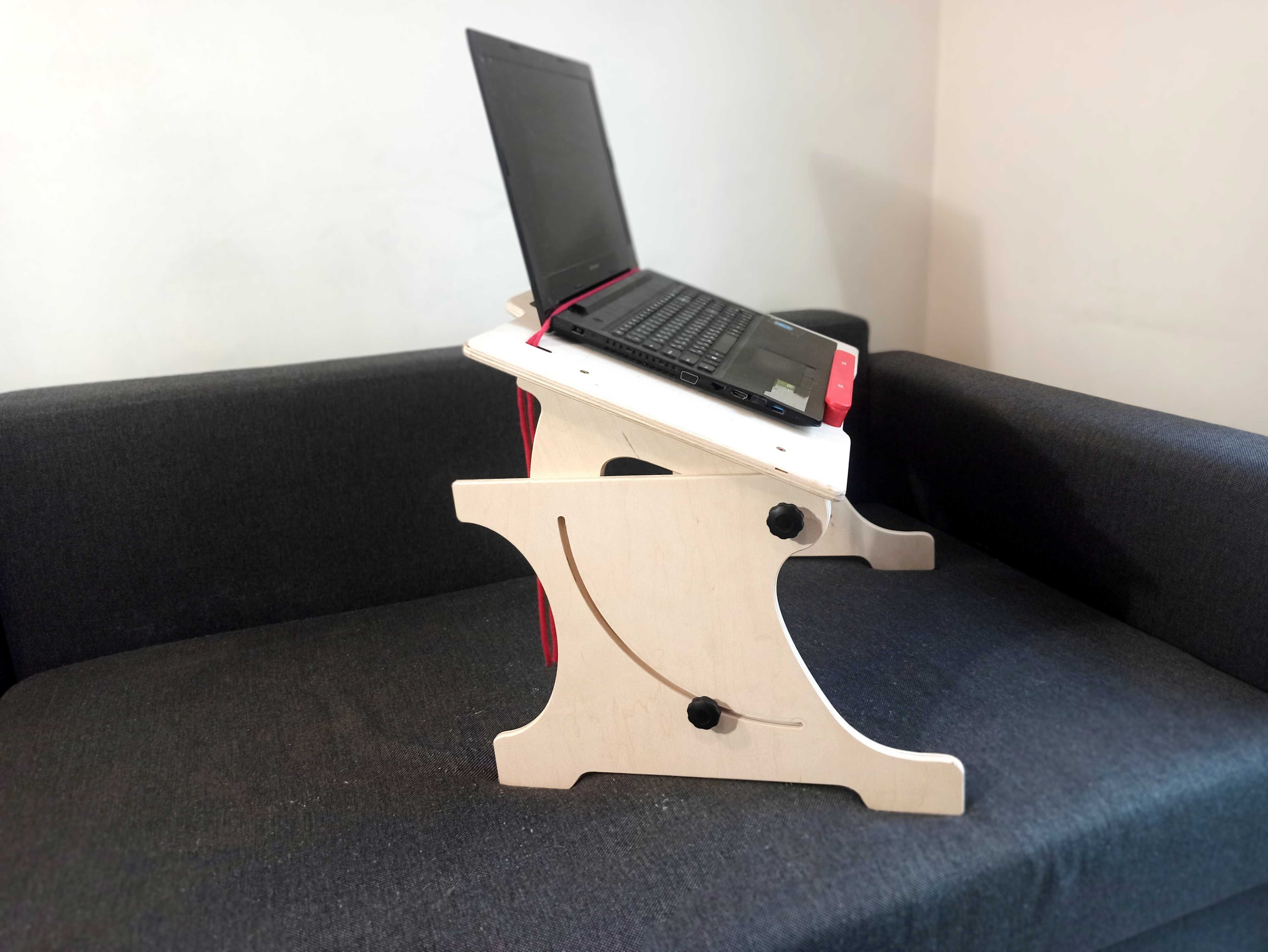Chcesz korzystać z laptopa leżąco ? Stolik dla laptopa do łóżka