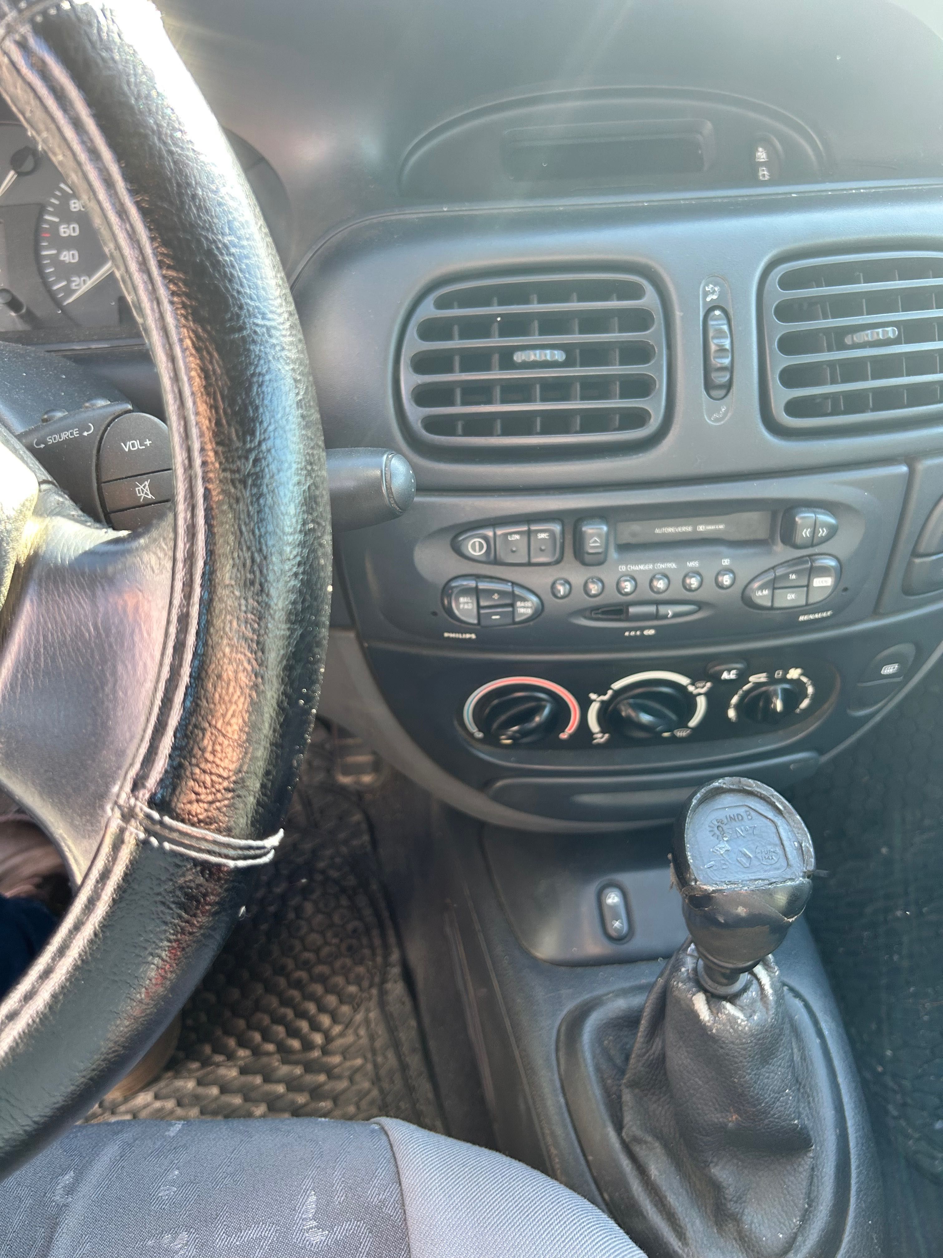 Vendo Carro RENAULT