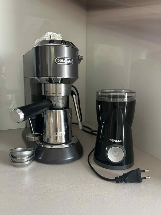 Ekspres ciśnieniowy kolbowy Delonghi + młynek do kawy sencor