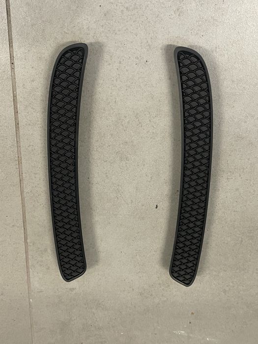 Mercedes W176 AMG Kratka Zaślepka Tylnego Zderzaka Lewy Grill