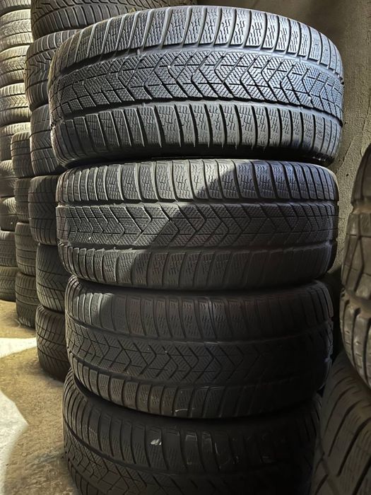 Комплект зимової гуми 275/45/20 Pirelli