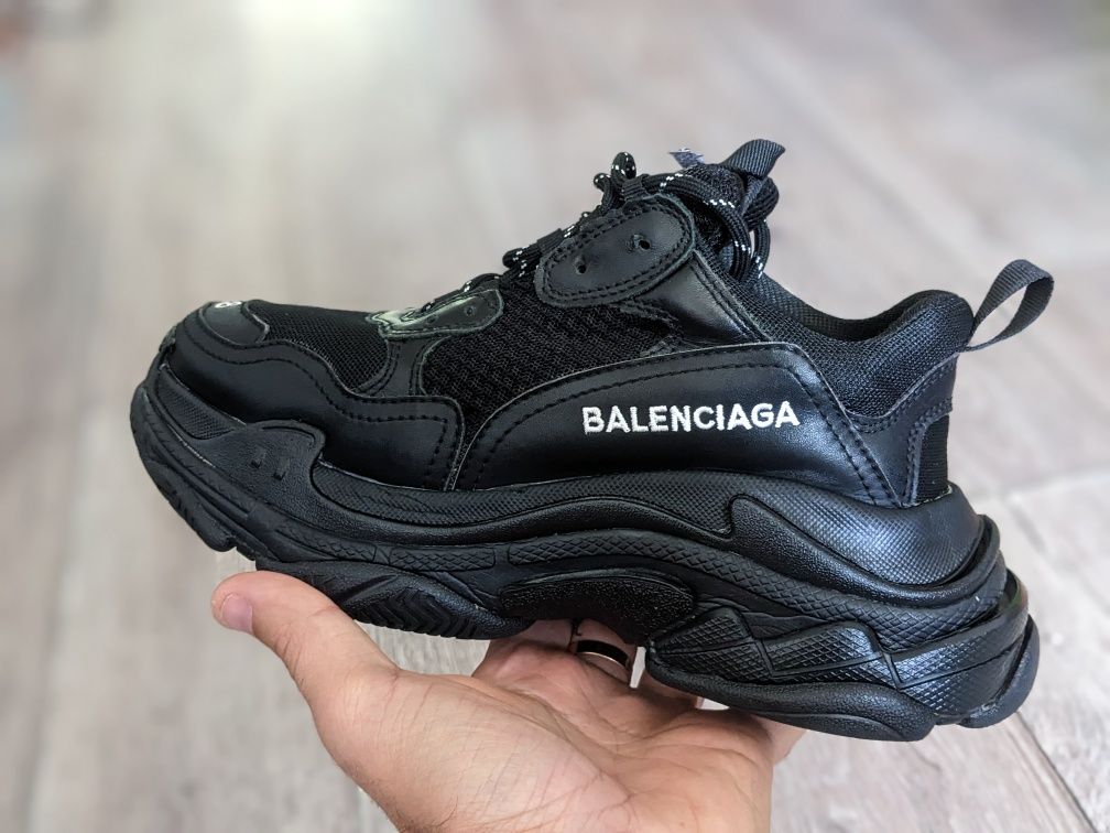 Жіночі кросівки Balenciaga Triple S р.38