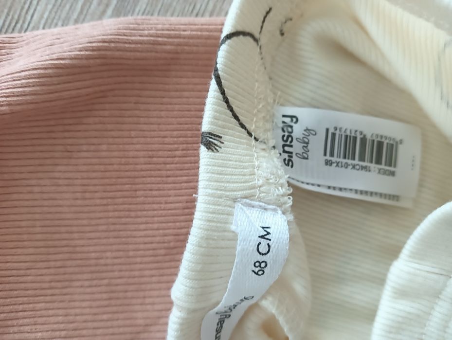 Krótkie legginsy dla niemowlaka  spodnie 68