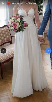 Piękna i lekka suknia ślubna