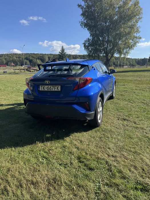 Toyota C-HR – nowoczesny crossover, niezawodny i oszczedny .