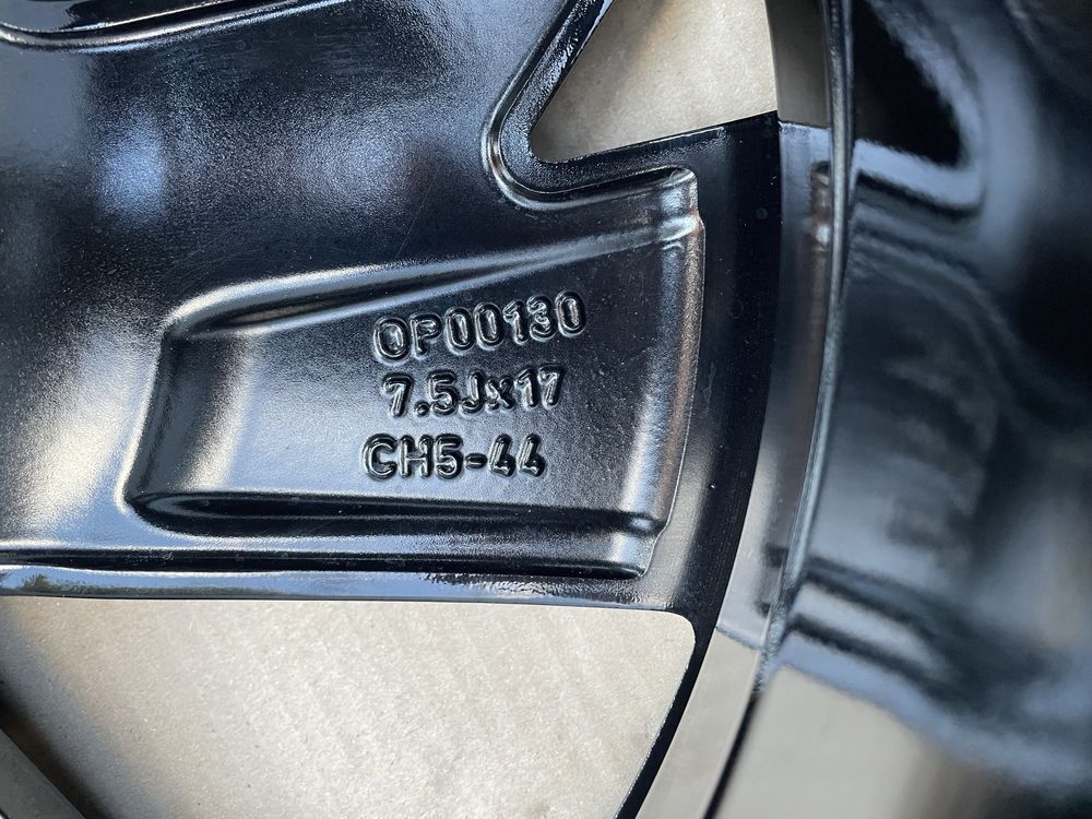 Диски Opel Astra L R17 оригінал  з літніми шинами
