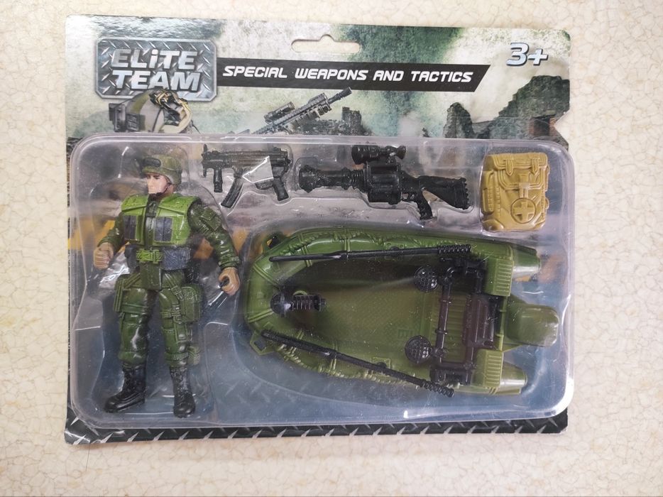 Іграшка військовий з човном / ЗСУ / рятівник / ігри з водою