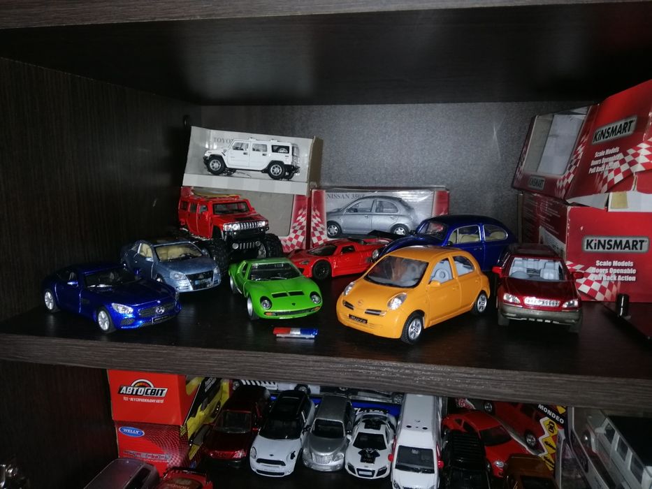 Машинки модельки масштабні 1.32 та 1.36... Продам!