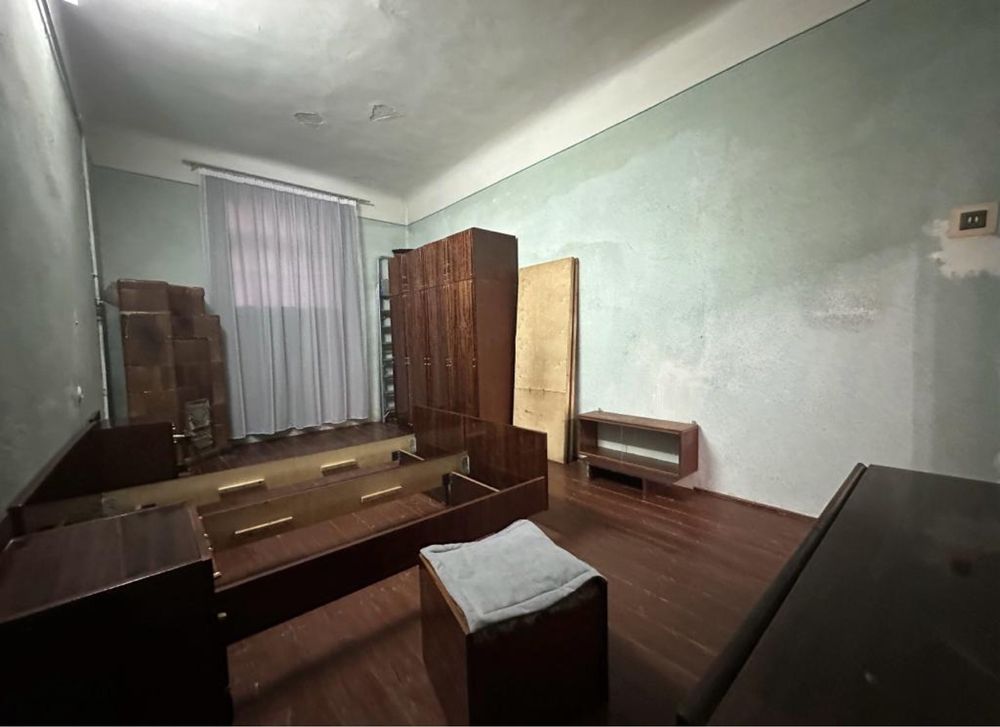 Продаж 2-кімнатної квартири в центрі міста (вул. М. Заньковецької)