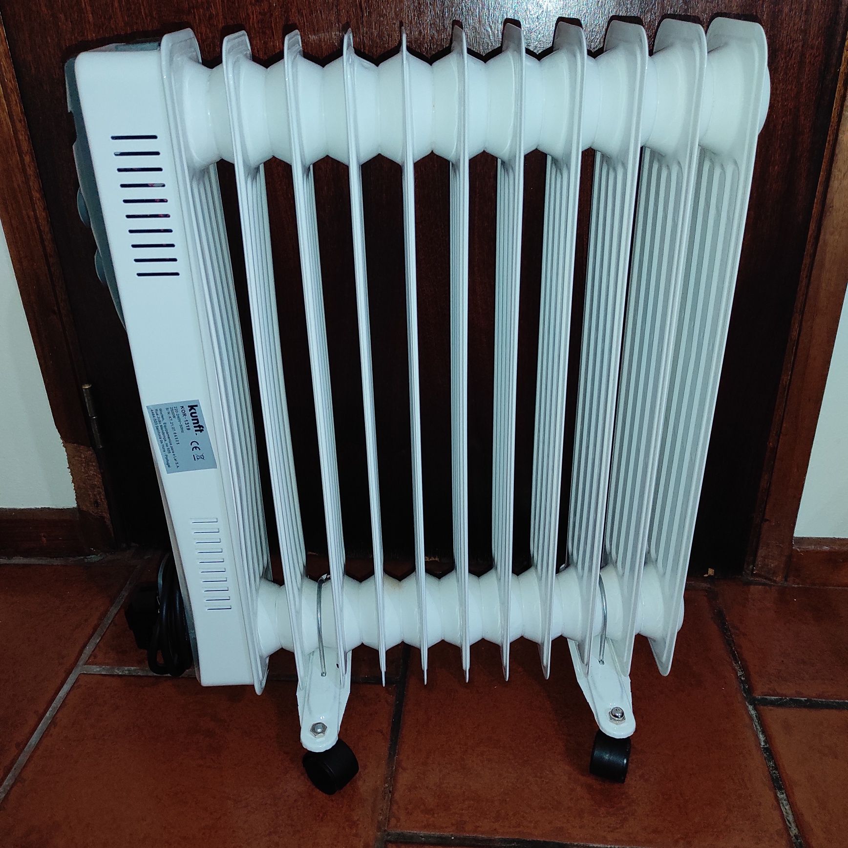 Aquecedor a óleo  Kunf 2500W