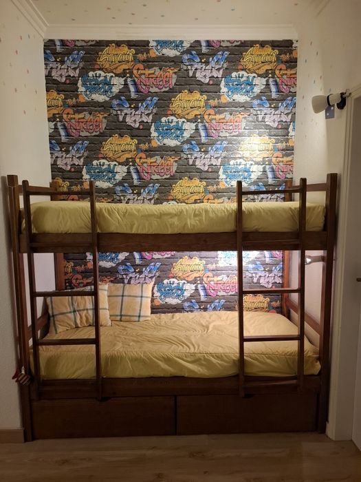 Beliche crianças, com colchões como novos.