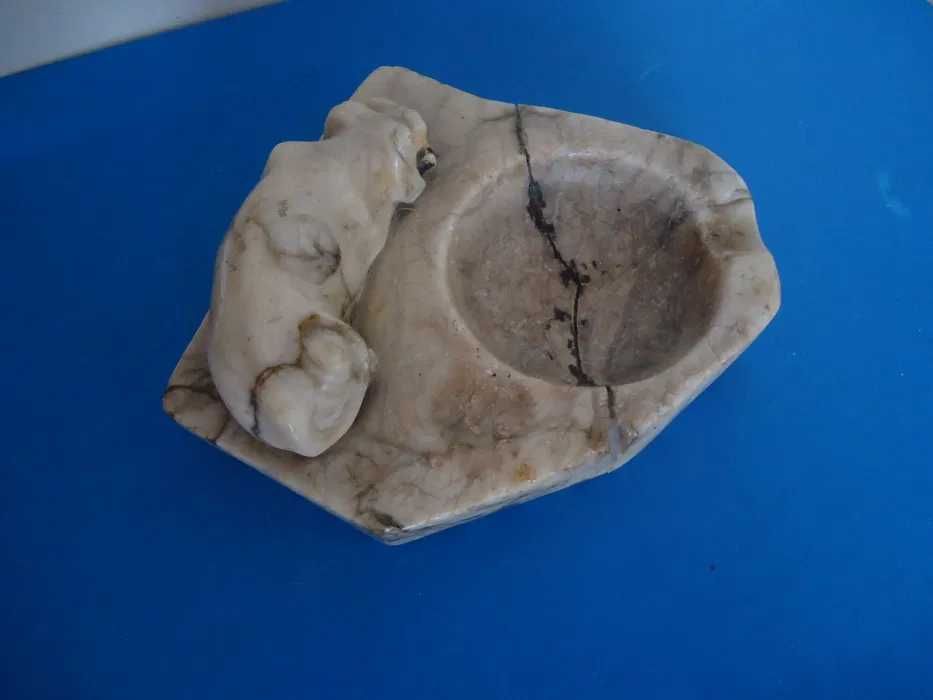 popielniczka alabaster,marmur,sygnatura,III Rzesza,antyk, militaria