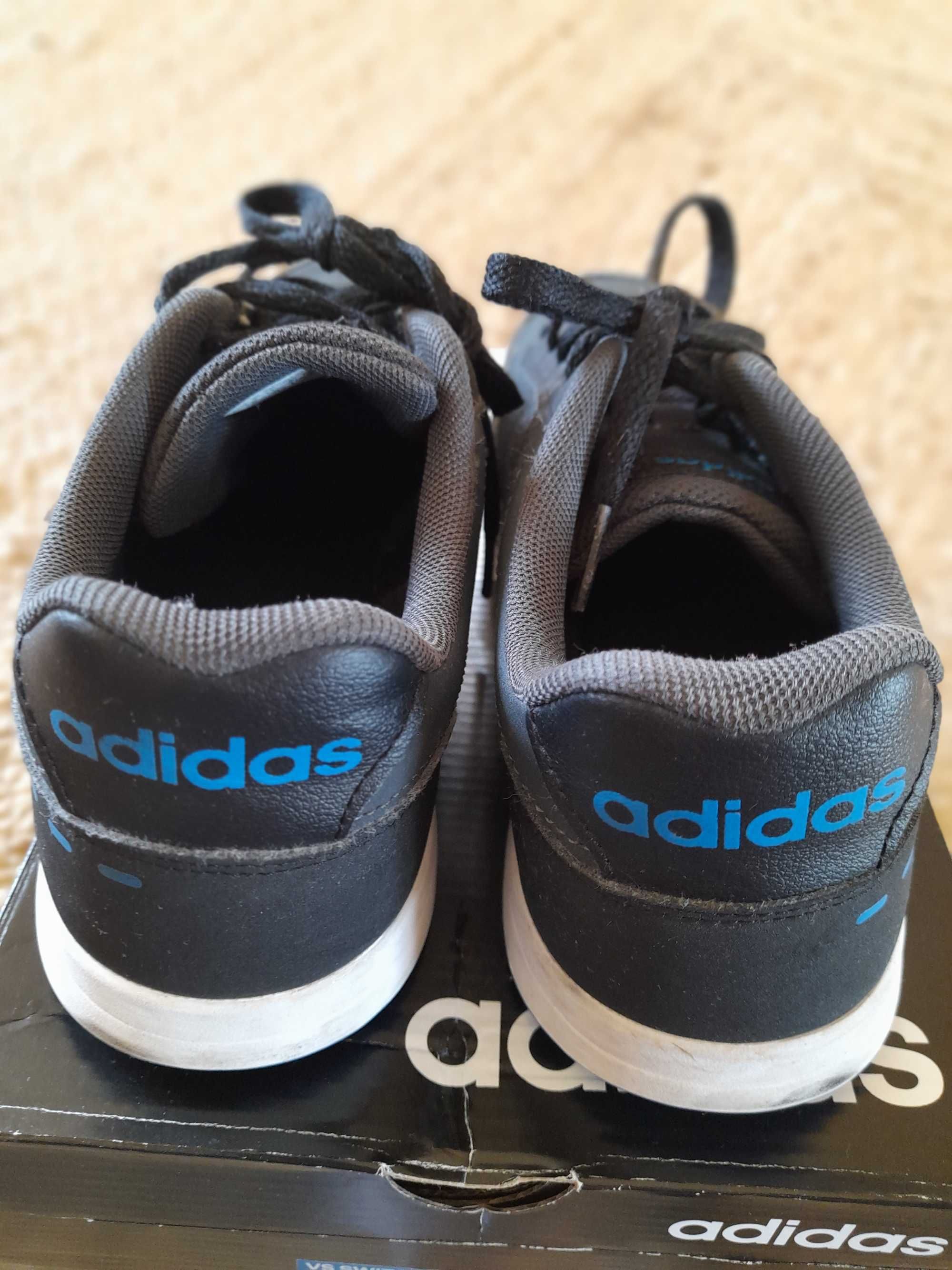 Buty dla chlopca firmy adidas stan bardzo dobry 38 2/3