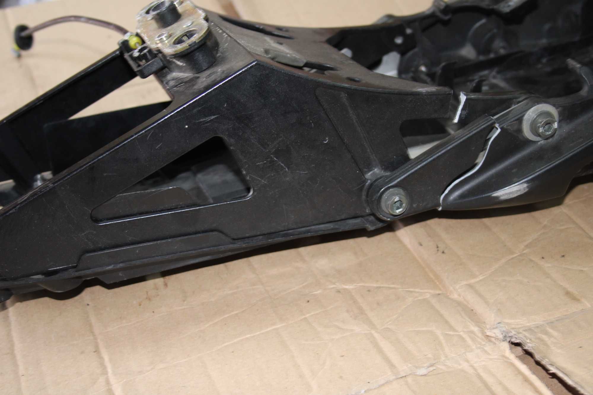 Stelaż Ogon Zadupek Nadkole Suzuki GSXR 1000 K5 K6 05-06